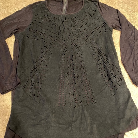 Women’s Tribal brand shirt size medium - Picture 1 of 4